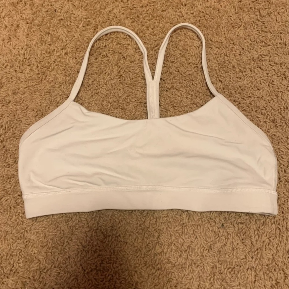 SOLD— Lululemon White Flow Y Nulu Bra 8